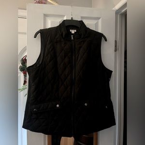 Black puff vest in 2X